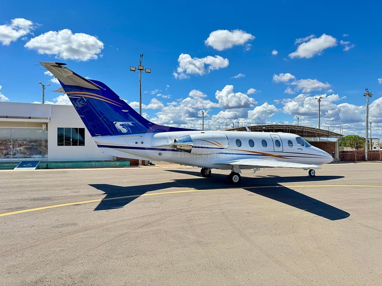 HAWKER BEECHCRAFT HAWKER 400A