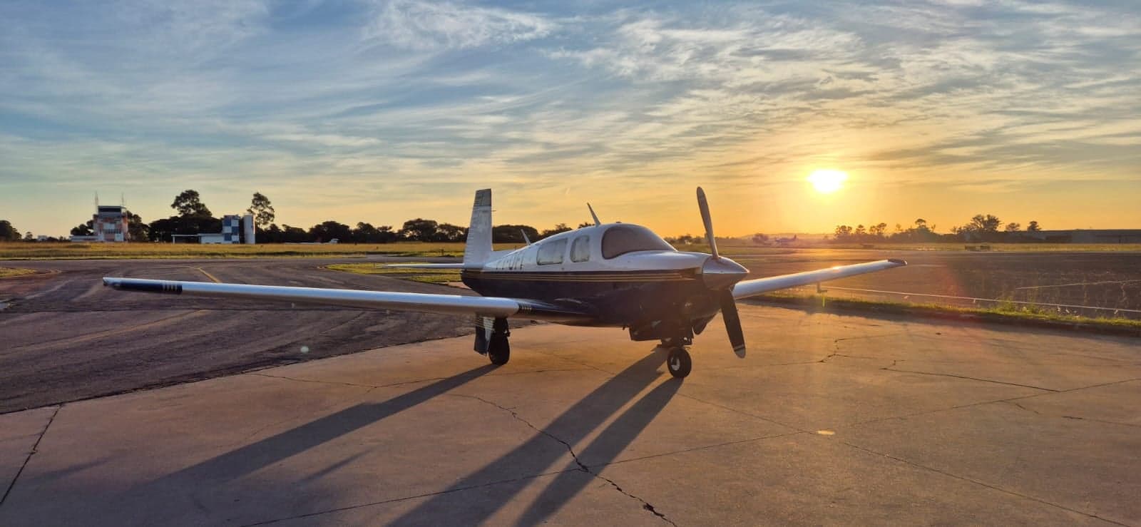 Mooney M20J