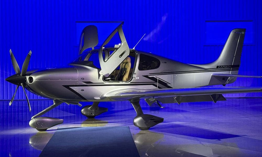 Cirrus SR22 G7+